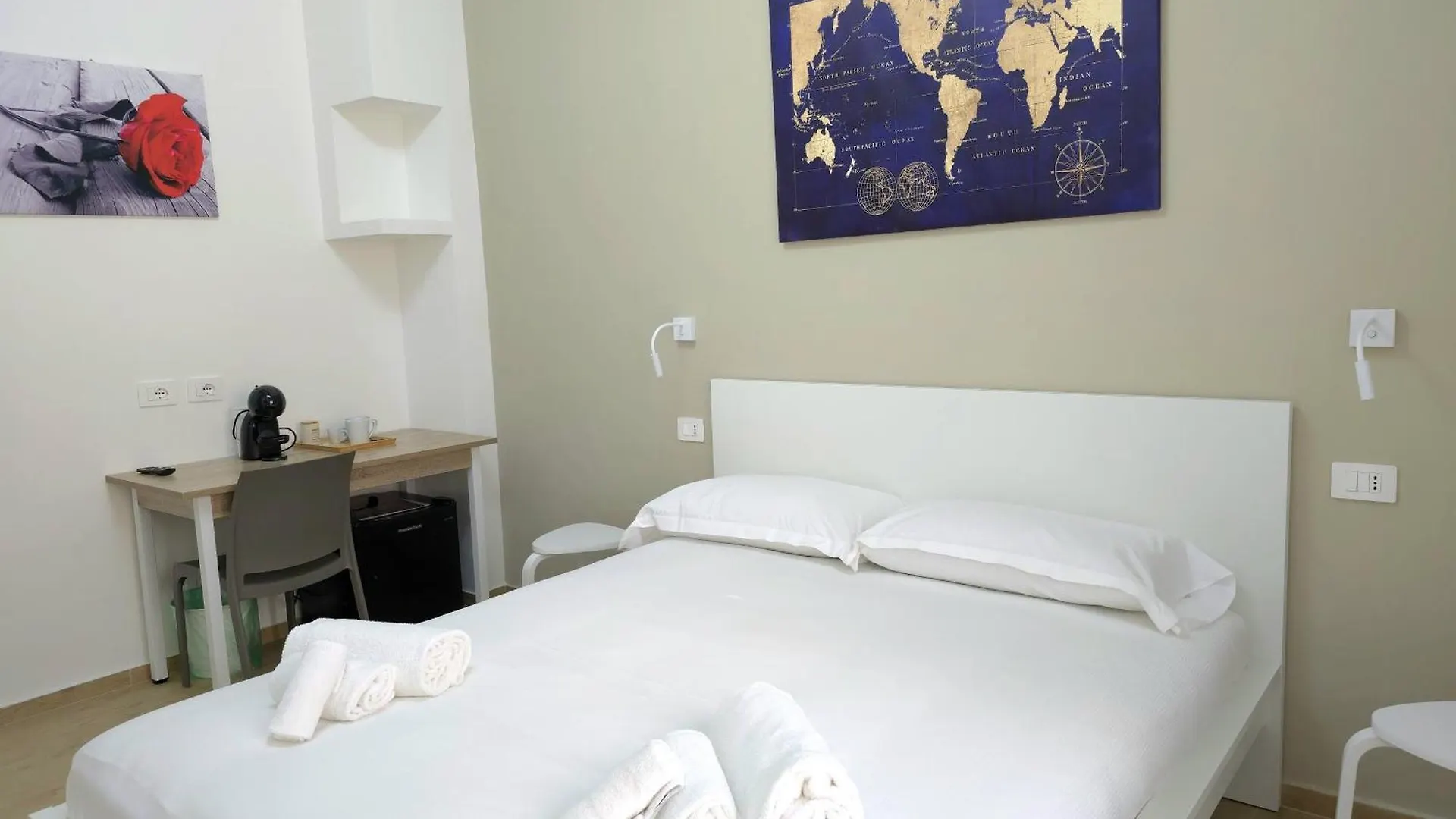 Rose Suites - Bari Stazione 0*,