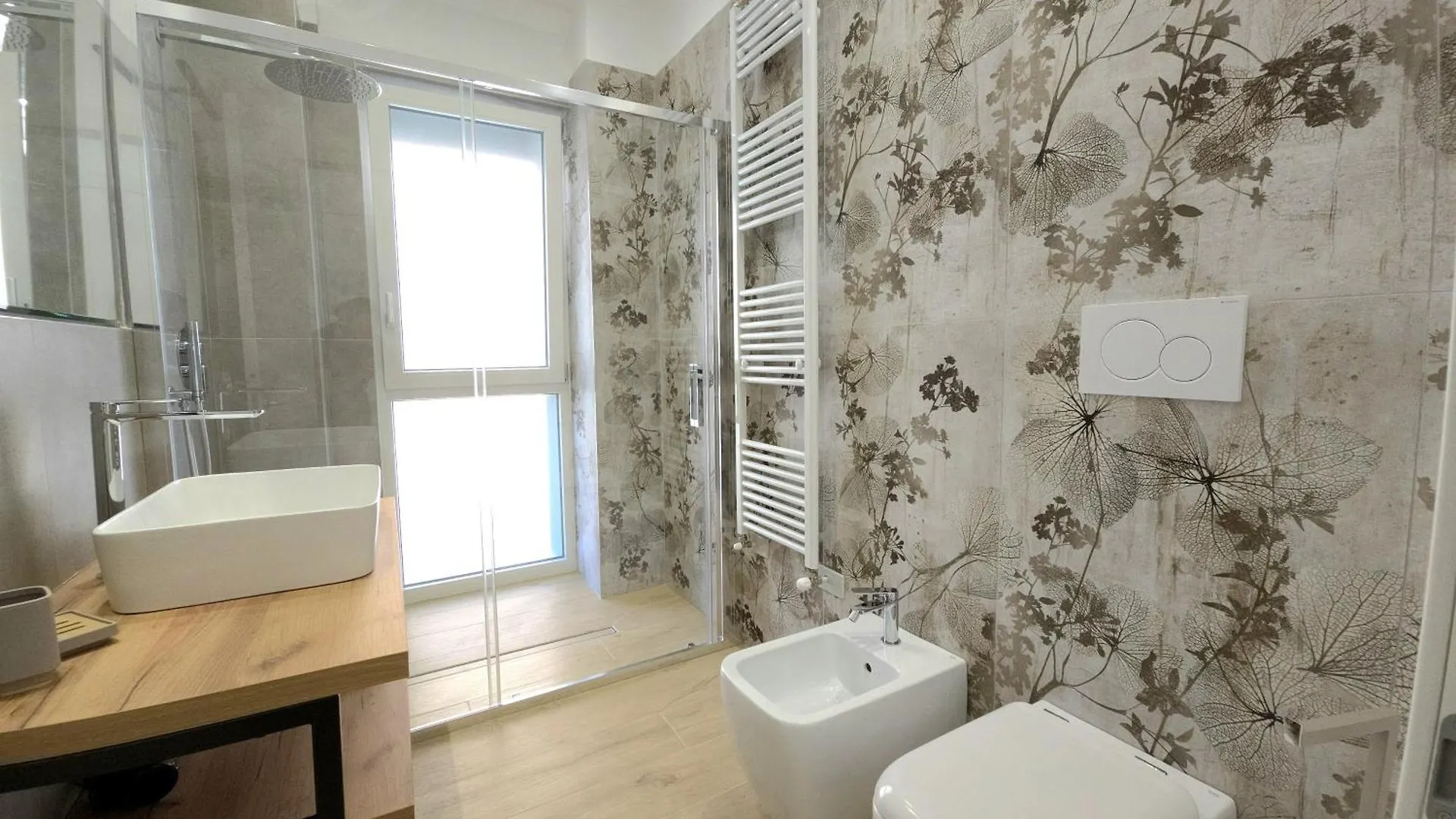 Rose Suites - Bari Stazione イタリア